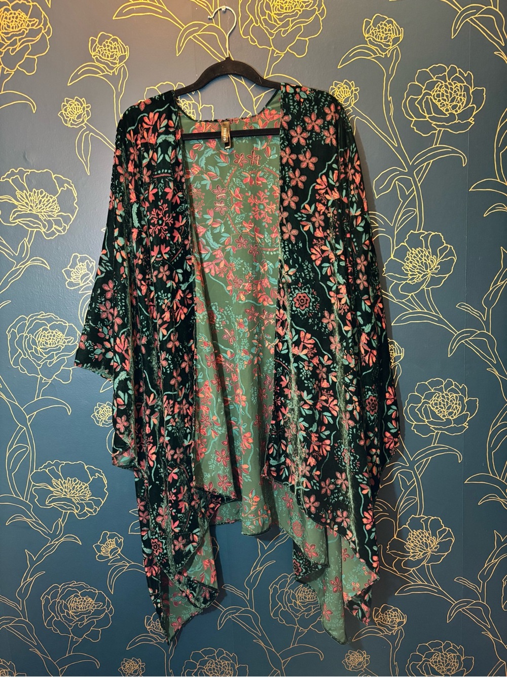 Torrid Black Velvet Burnout KIMONO wrap floral ONE SIZE